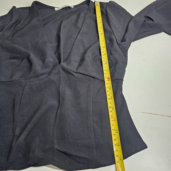 Abercrombie & Fitch Black Long Sleeve V-Neck Shirt Blouse Smocked Back Womens XS - Picture 6 of 8